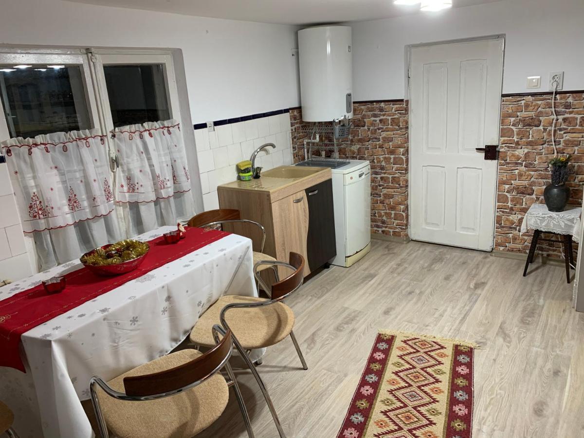 Casa Rurala Cu Livada Lavandra Câmpina Exteriér fotografie
